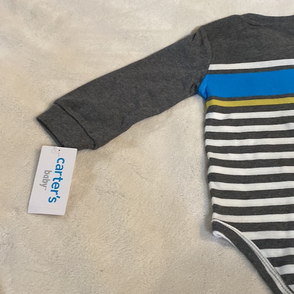 Carter’s onesie - Picture 7 of 9